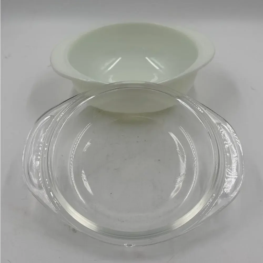 Vintage Pyrex Opal 022 Round Covered Casserole Bowl - Picture 3 of 7